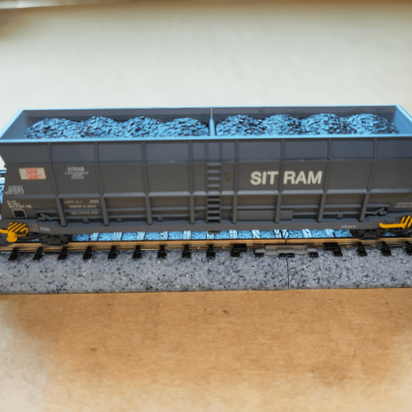 Wagons-trémies SNCF Faoos « S.G.W. / SITRAM », 4 essieux, transport charbon, époque IV Arnold HN6616 – N 1/160