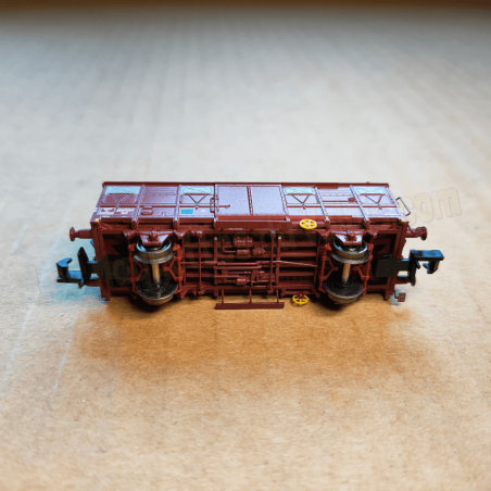 Wagons couverts SNCF type Kv « parois Permaplex », 2 essieux, époque III Arnold HN6570 – N 1/160