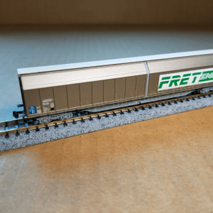 Wagon couvert SNCF Habbins à parois coulissantes « FRET », 4 essieux, époques IV–V Arnold HN6636 – N 1/160