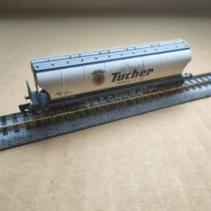 Wagon-trémie céréalier 4 essieux bleu clair « Tucher », ép. V-VI, Arnold HN6708, 1/160