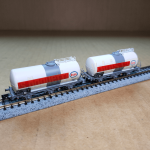 2 wagons-citernes à 3 essieux, SNCF « ESSO », ép. IV - Arnold HN6610- N 1/160