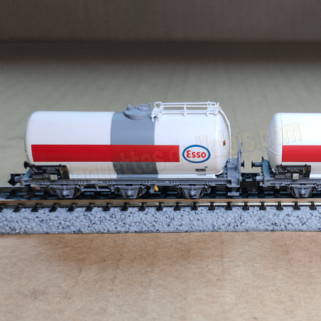 2 wagons-citernes à 3 essieux, SNCF « ESSO », ép. IV - Arnold HN6610- N 1/160