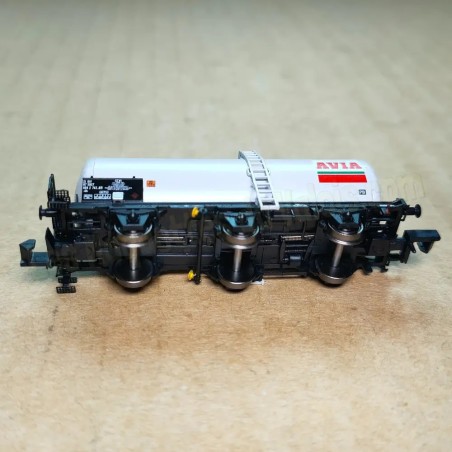 2 wagons-citernes à 3 essieux gris SNCF, AVIA, ép. IV, Arnold HN6676, 1/160