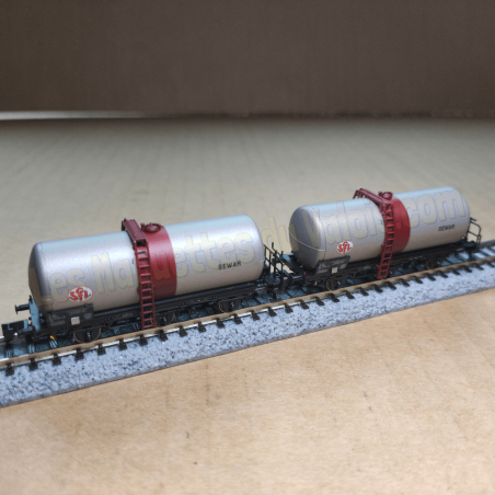 2 wagons-citernes à 3 essieux gris SNCF, SGTL SEWAR, ép. IV, Arnold HN6675, 1/160