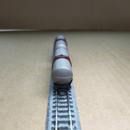 2 wagons-citernes à 3 essieux gris SNCF, SGTL SEWAR, ép. IV, Arnold HN6675, 1/160