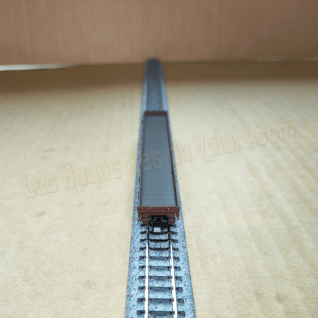 Wagon plat Res à rebords bas à ranchers (patiné) – N 1:160 – Ép VI – Minitrix 18526