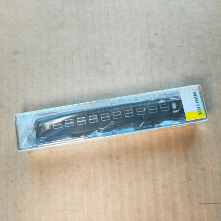 Voiture grandes lignes 2ᵉ classe « B10 » SNCF « Paris - Nice » – Minitrix 18428 – N 1:160 – Époque IV
