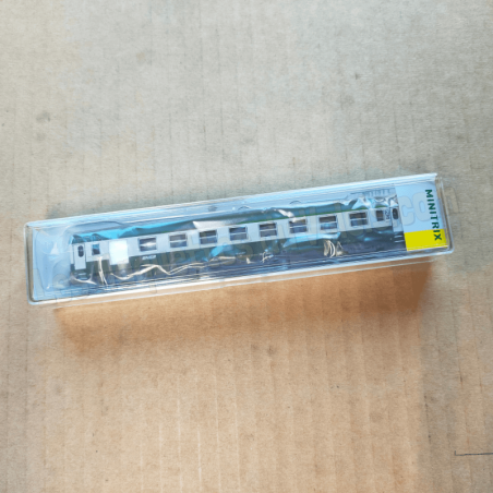 Voiture grandes lignes 2ᵉ classe « B10 » SNCF – N 1:160 – Ép V – Minitrix 18466