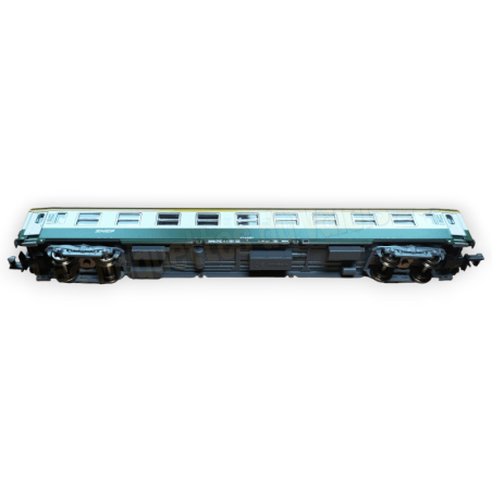 Voiture grandes lignes 1re classe A9, SNCF, époque V, Minitrix 18464, échelle N 1/160