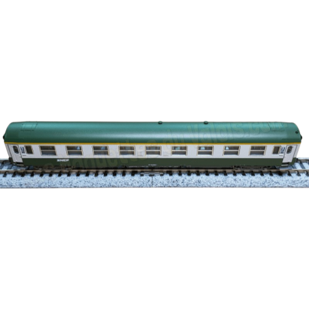 Voiture grandes lignes 1re classe A9, SNCF, époque V, Minitrix 18464, échelle N 1/160