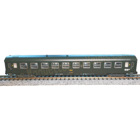 Voiture grandes lignes 2e classe B10 « Paris - Nice », SNCF, époque IV, Minitrix 18428, échelle N 1/160