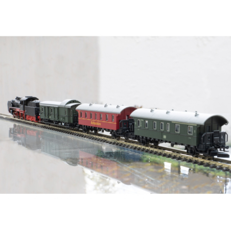 Coffret de départ train de voyageurs de musée avec locomotive à vapeur BR 24, époque III à V, Märklin 81874, échelle Z 1/220
