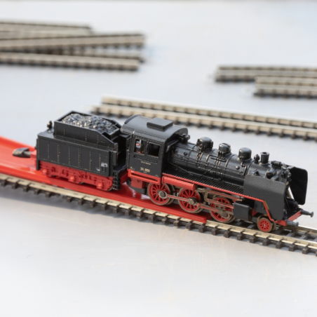 Coffret de départ train de voyageurs de musée avec locomotive à vapeur BR 24, époque III à V, Märklin 81874, échelle Z 1/220